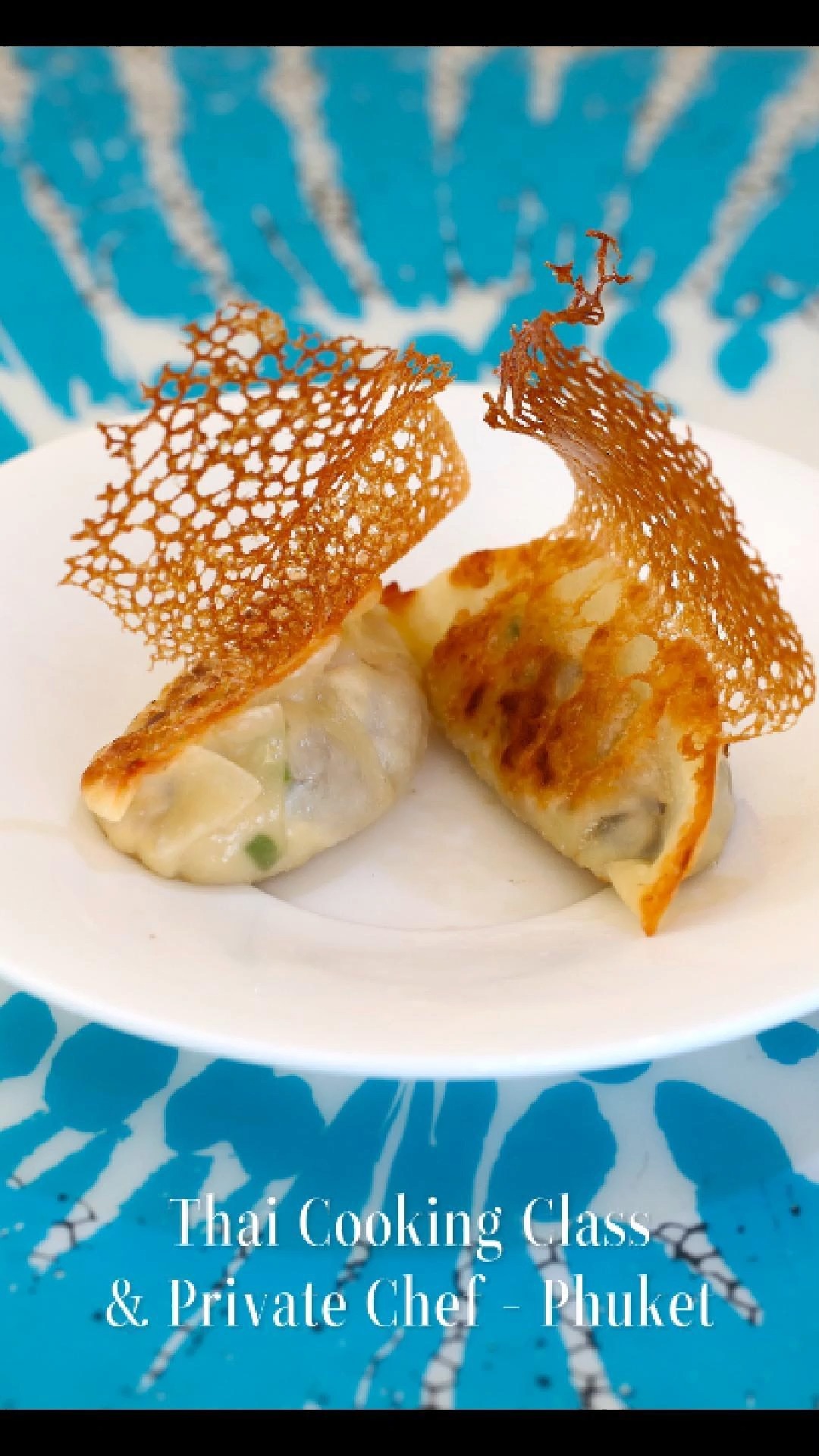 Vegan Gyoza with mixed mushrooms

#privateChef #CookingClass #Vegan #Gyoza #Dumpling #Wonton #เกี๊ยวซ่า #Phuket #ThaiFood #PrivateDinner #inVillaDining